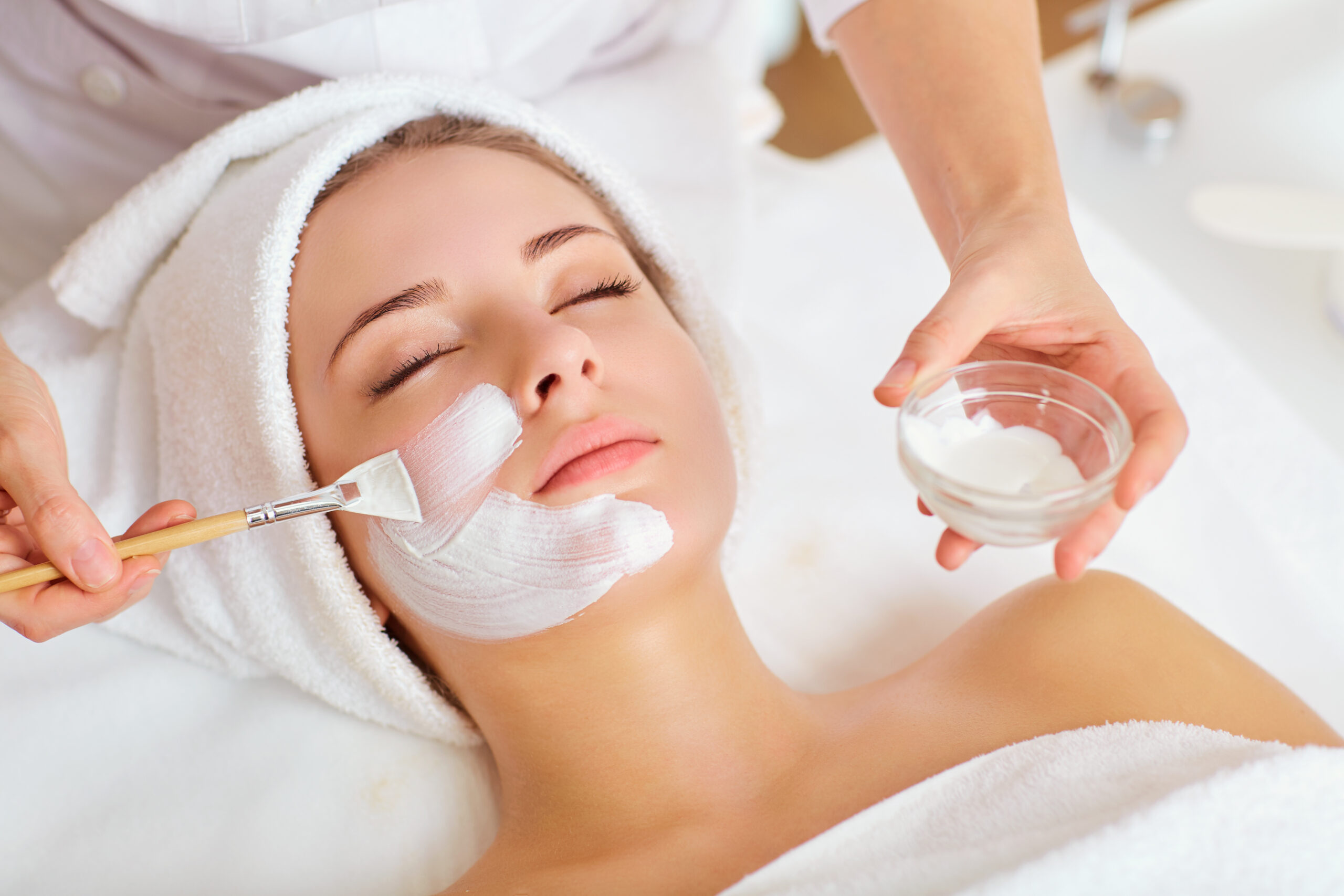 Facial mask training in Signature Facial System course Brisbane