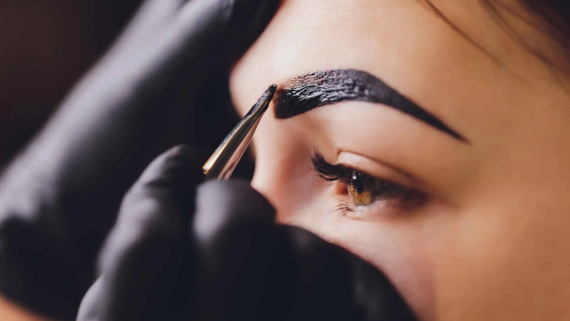 Online Brow Henna Course certificate in eyebrow henna by Institute of Beauty