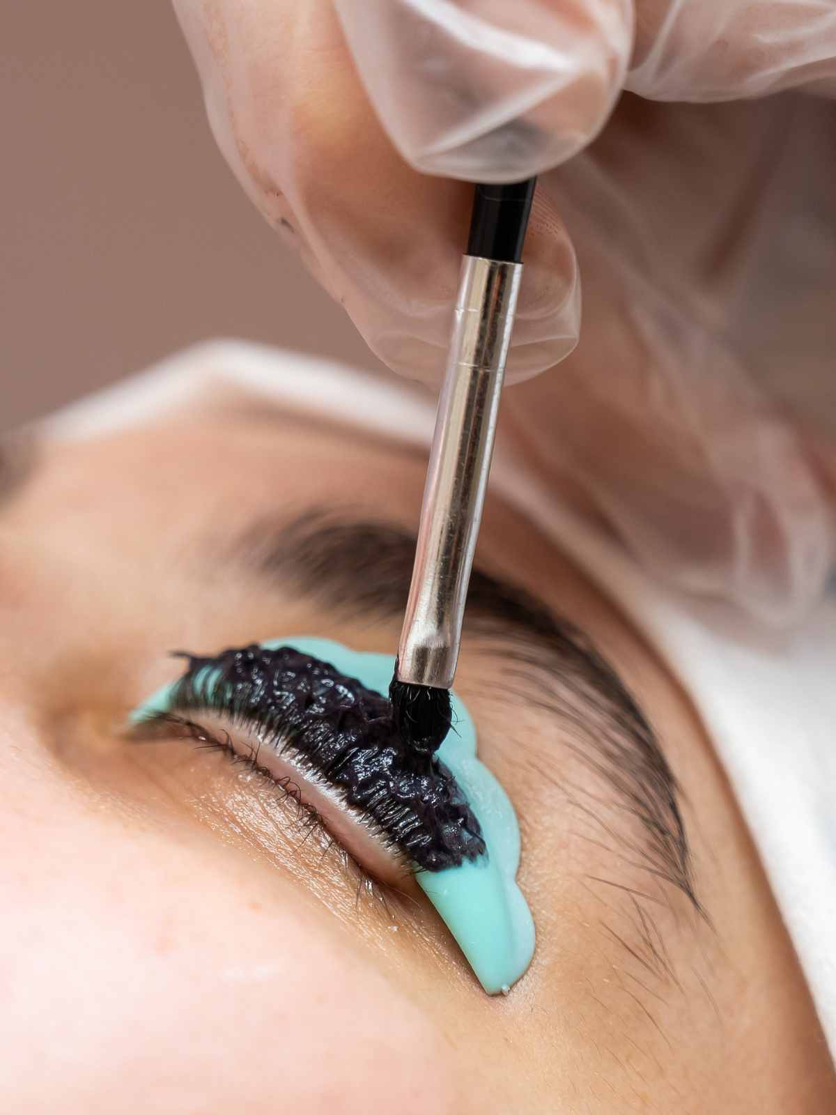 Professional lash tint application